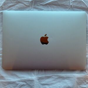 MacBook Air M1 8-Core CPU and 7-Core GPU 13" (Late 2020) 256GB SSD Silver